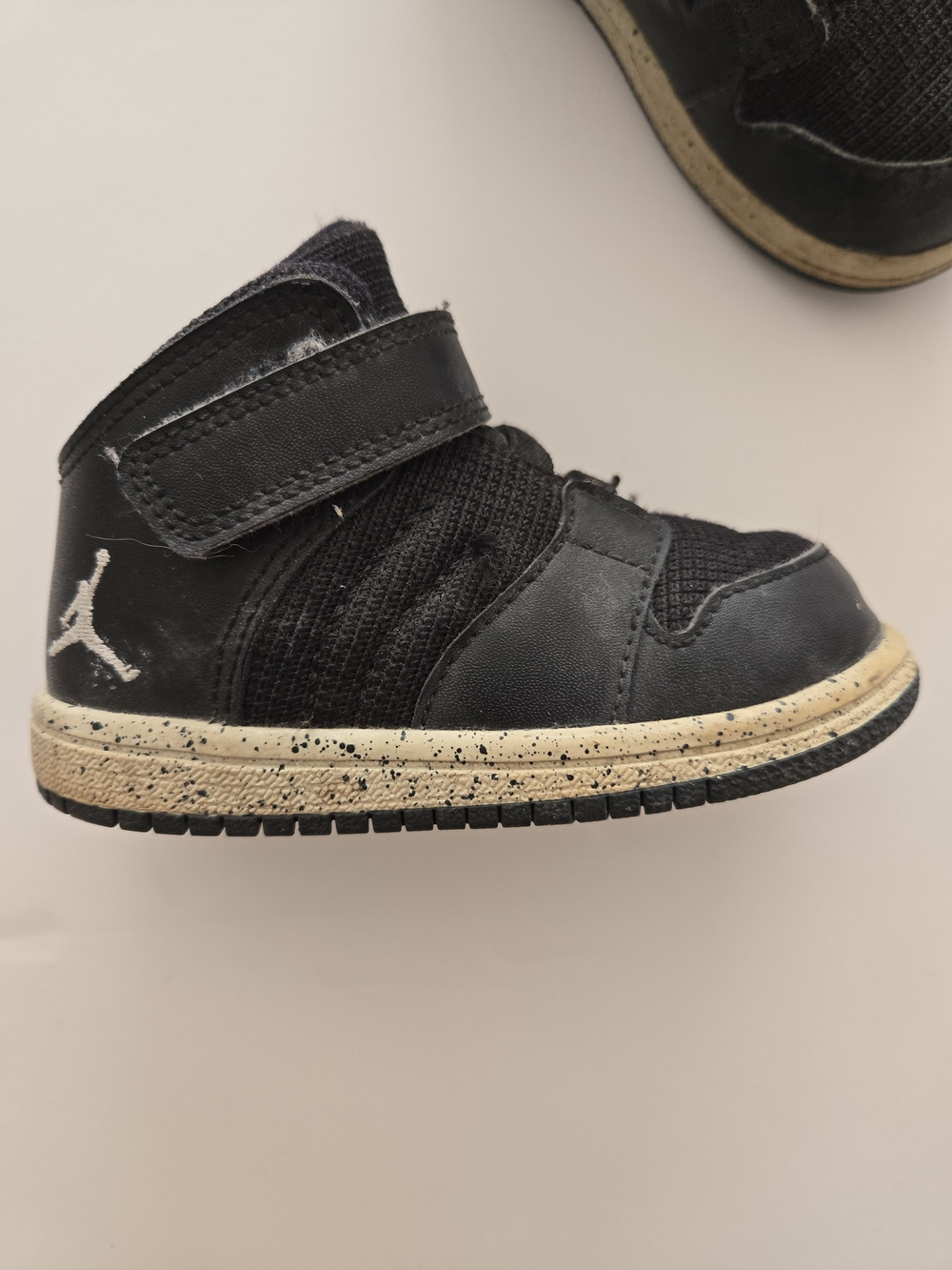Jordan Kids Black Velcro Sneakers with Cream Speckled Midsole